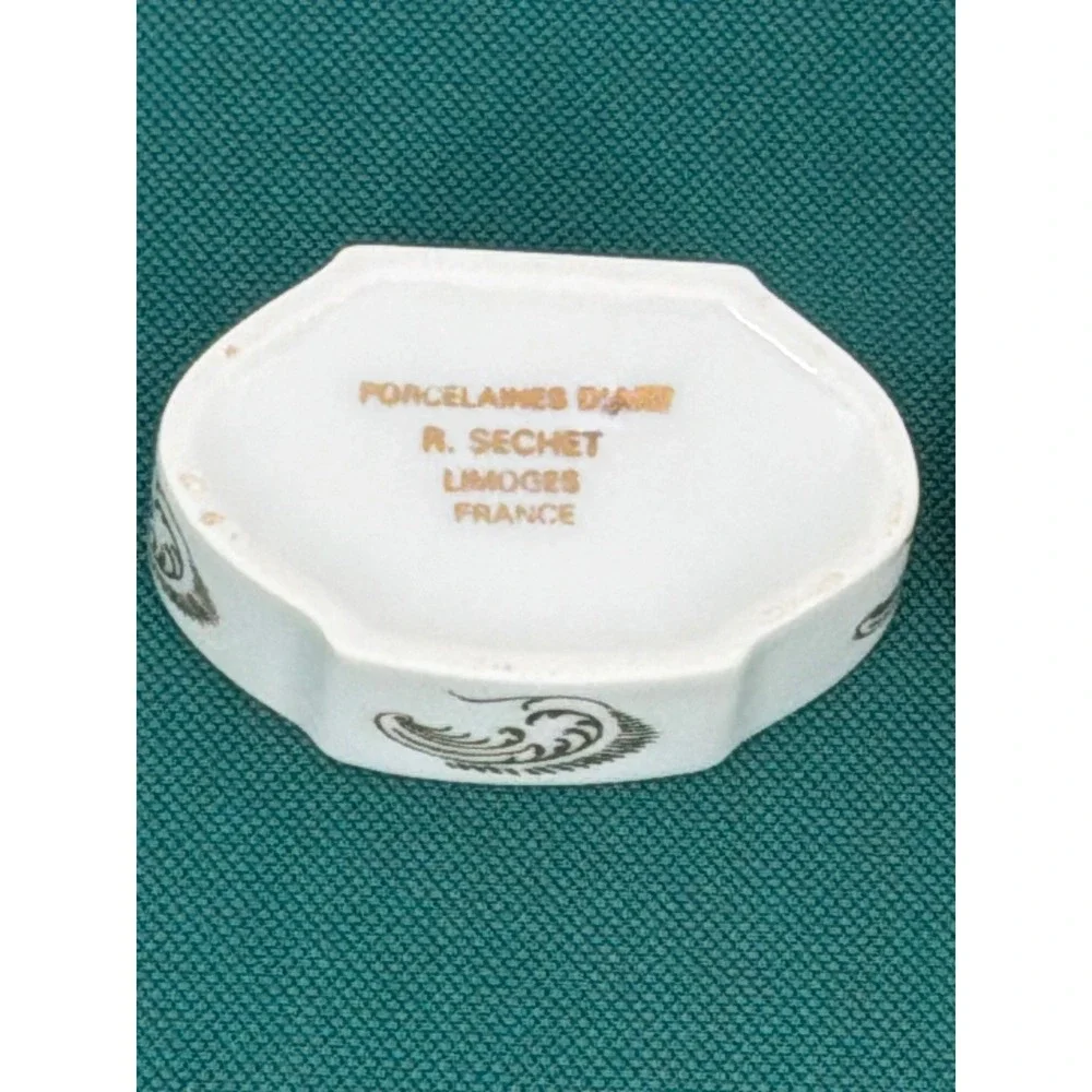R Sechet Limoges‎ France Porcelain Trinket Box Fragonard Courting Couple Hexagon